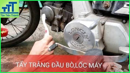 Chất tẩy đầu bò lốc xe máy 3T